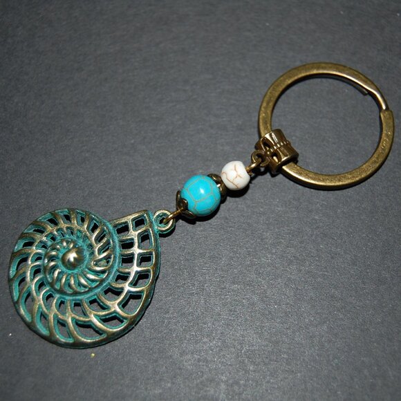 Shell Charm Keychain,Bronze Shell Keyring,Gemstone Beads,Gift,Birthday,Party - Picture 2 of 2